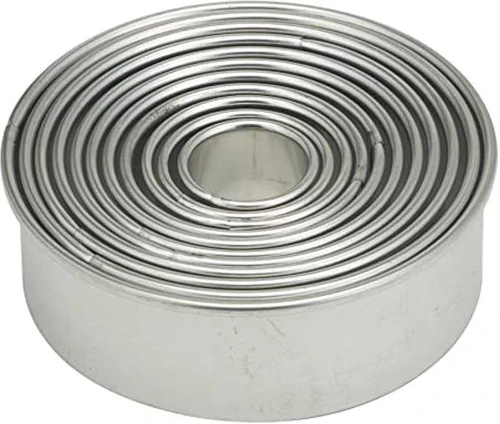 11 Pieces Metal Cookie Cutter Set, Round Stainless Steel Circle Biscuit Pastry Cutters, Assorted Sizes- Silver.