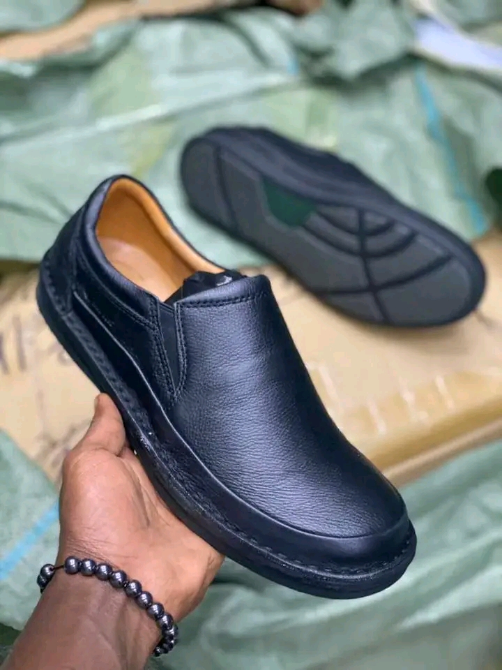 Men's ClarksLight Shoes Boot-Black