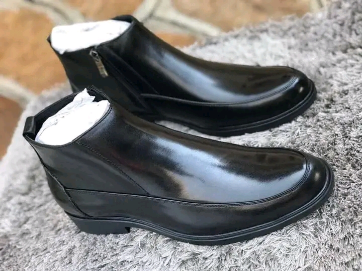 Men's Clarks Shoe Boot-Black