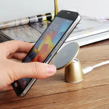 아이폰을 위한 무선 충전 수신기 장비 장치가 장착된 차량용 폰 홀더 충전기 베이스